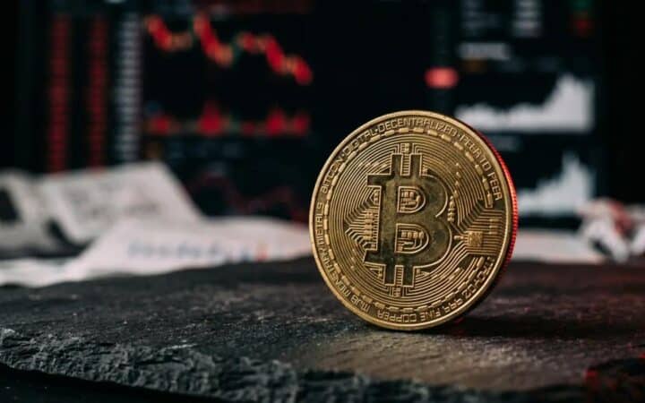 Bitcoin chute à 79 200 $ : les tensions Xi-Trump pèsent