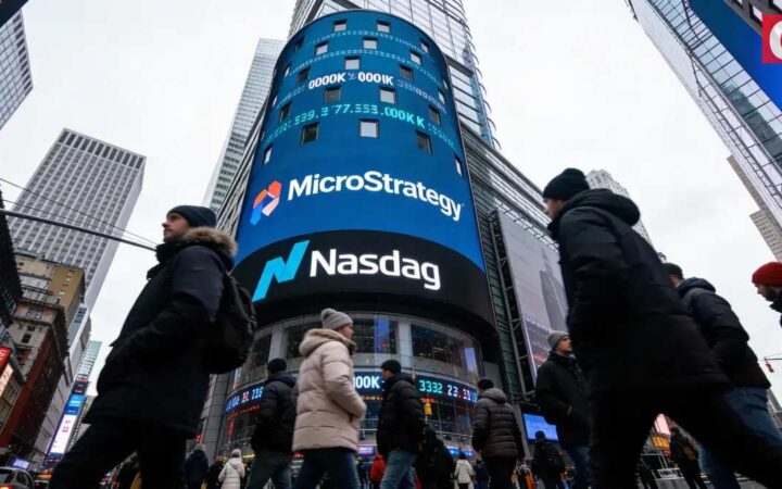 BTC保有企業マイクロストラテジー、ナスダック100に残留