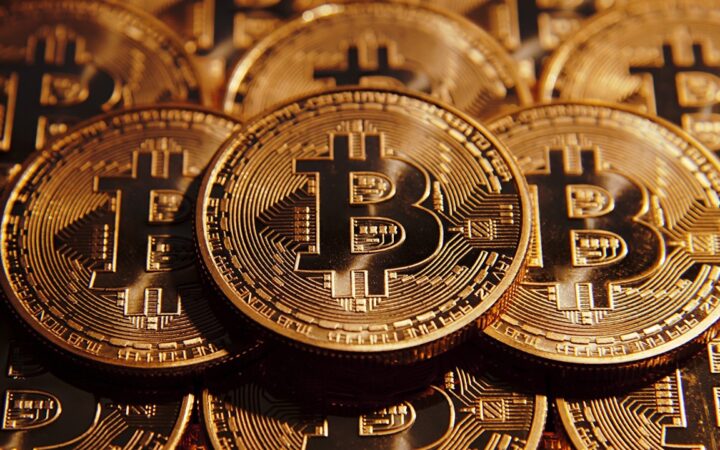 Britse agent belandt in cel na diefstal van 50 Bitcoin tijdens Silk Road 2-onderzoek