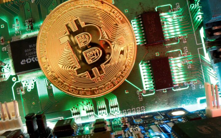 Bitcoin miner-activiteit zakt naar laagste punt sinds 2022 – wat betekent dit voor verkoopdruk?