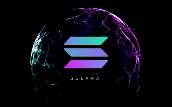 Solana‑baas noemt meme coins en NFT’s “digital slop” – net op moment van piekinkomsten