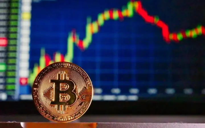 Crypto nieuws vandaag: VS overheid onzekerheid dreigt Bitcoin koers crash
