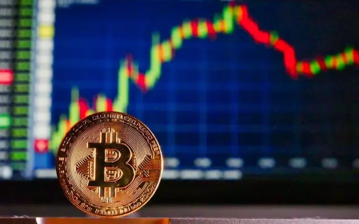 Crypto analist: BTC dominantie explosie in oktober – altseason wederom verlaat