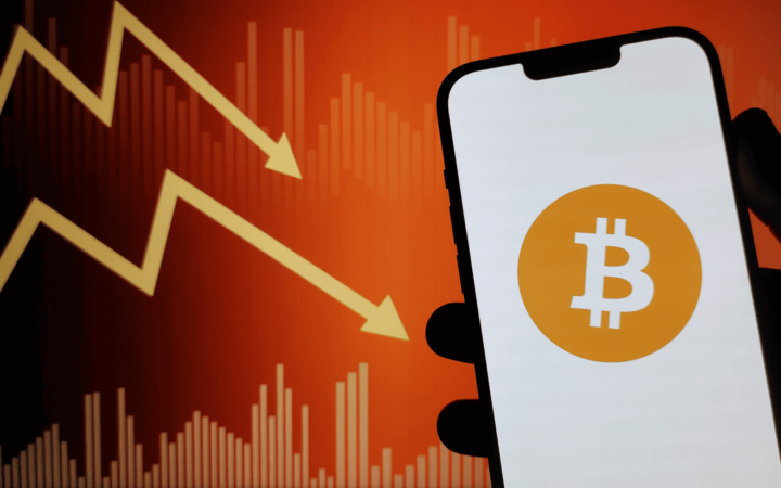 Достиг ли Биткоин дна? Анализ Santiment говорит о возможном дальнейшем падении.