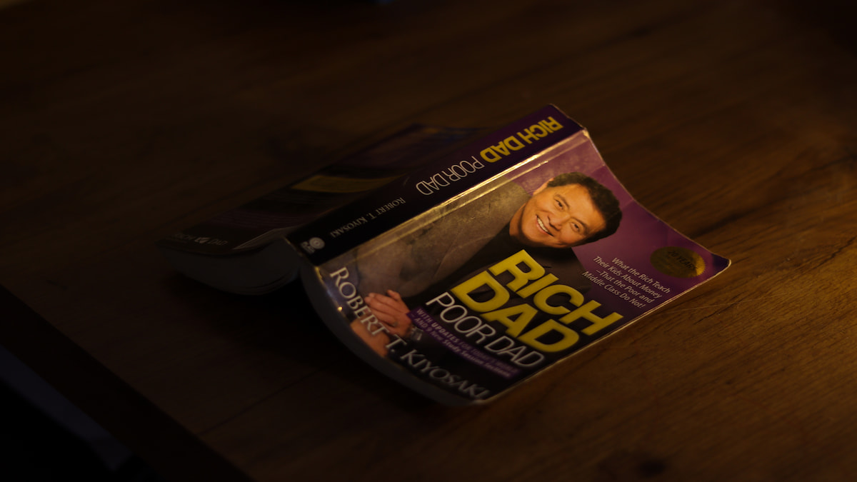 Кийосаки объясняет, как разбогатеть, когда мировая экономика рушится