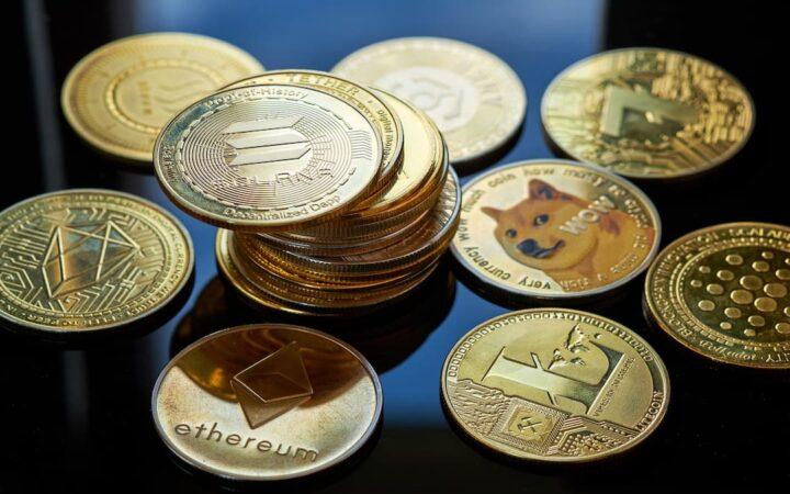 Что тормозит рост альткоинов?