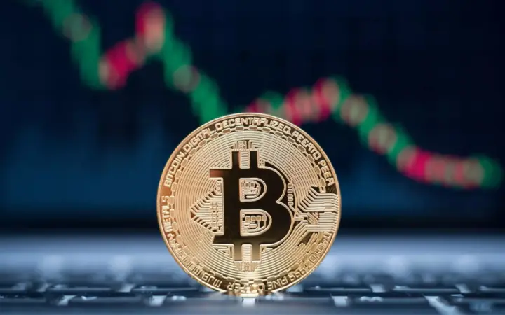 Bitcoin (BTC) Fiyatı: 4,8 Milyar Dolar Borsalardan Çekilirken Arz Altı Yılın En Düşük Seviyesine Geriledi