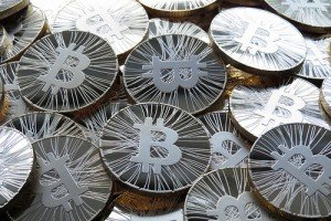 Bitcoin Price Drops 10% After Chinese Exchanges Halt Bank Deposits