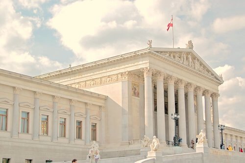 Austrian Parliament. Photo: M.H.M.N. Bandara/Flickr