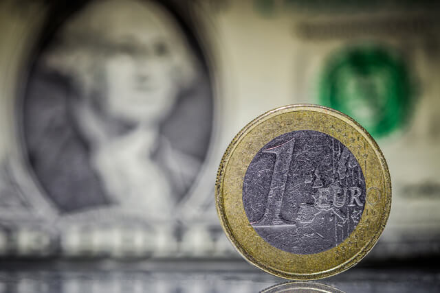 Bitcoin Price Rises, While Euro Drifts Down to New Lows, US Dollar Firms