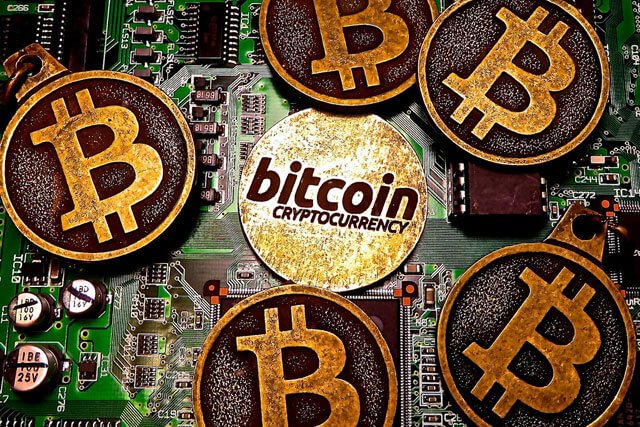 Bitcoin Price Passes $1,000 in First Day of 2017, Highest Level in More Than 3 Years