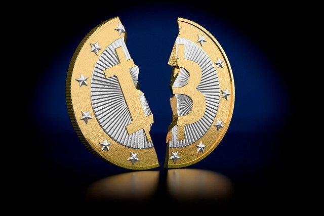 Bitcoin Price Drops to $315, Experts Talk About Russian Ponzi Schemes