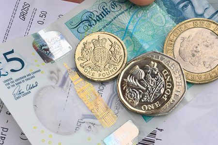 UK Royal Mint Begins Testing Blockchain Gold Trading Platform