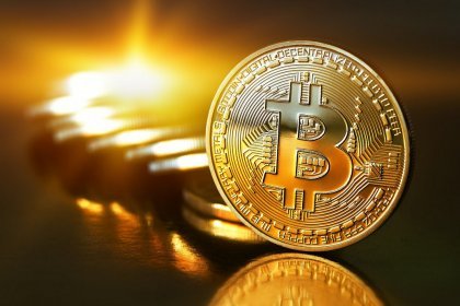 Bitcoin Price Drops Below $5700 After Bitcoin Gold Hard Fork Activation