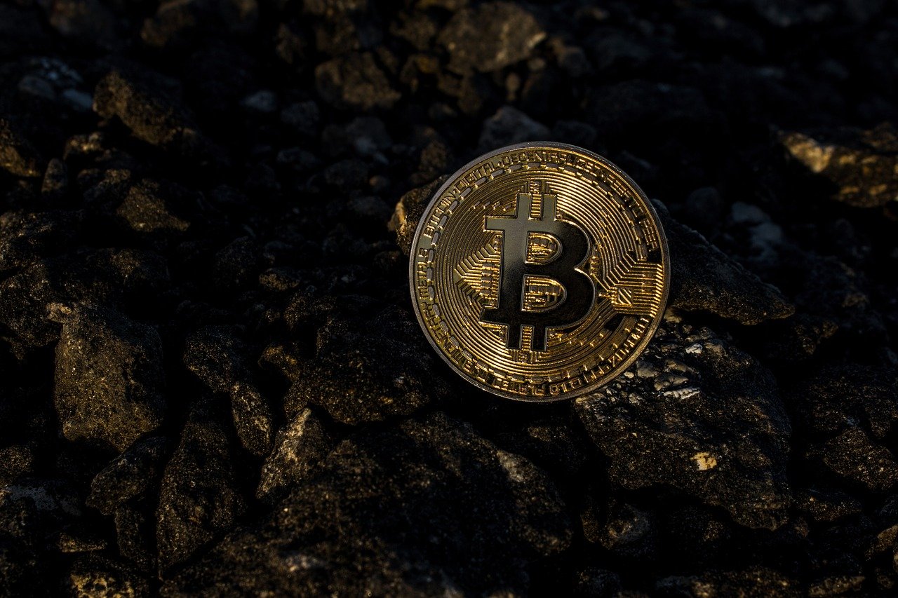 Bitcoin Slips Below $8K to a 35-Day Low, Overall Crypto Market In Correction