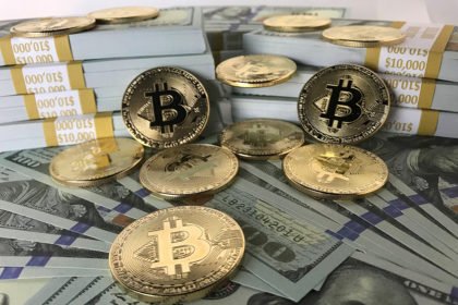 Support For Bitcoin Grows As U.S. Dollar Depts Spike High