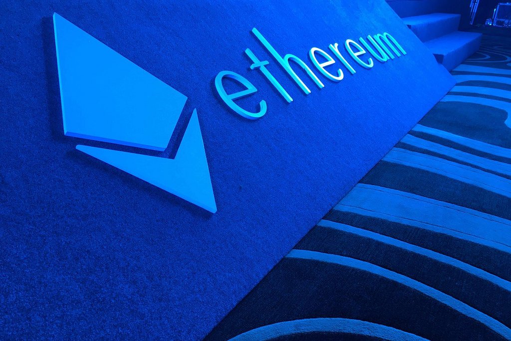 Cryptocurrency Market Cap Recovers Over $200 Billion, Ethereum Jumps Over 12.5%