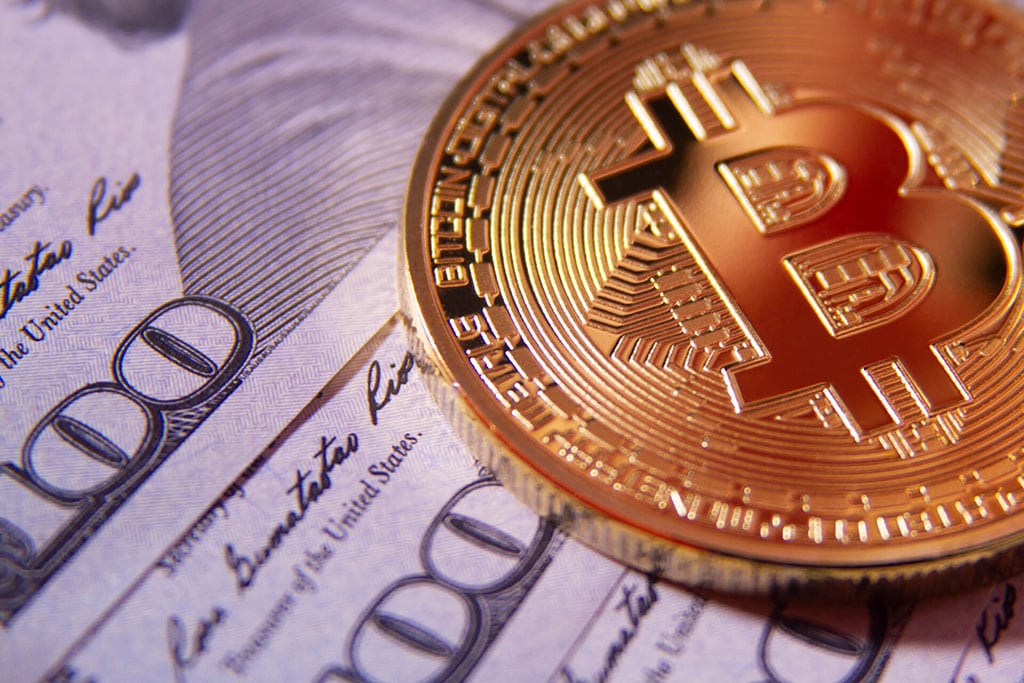 When Will A Bitcoin Reach $1,000,000? : Vinny Lingham: Bitcoin Price Will Reach $3,000 in 2017 : The bitcoin market with 1 btc valued at $300,000 would still be smaller than gold's total market valuation.