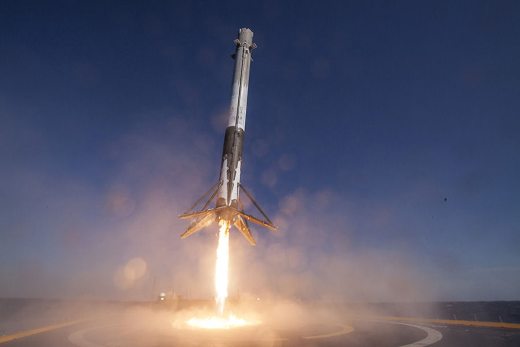 SpaceX’s Falcon Heavy Completes First Commercial Mission and Now You Can Buy Stocks