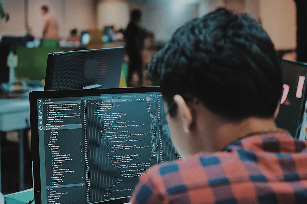 3 Essential Strategies on How to Become a Successful Blockchain Developer