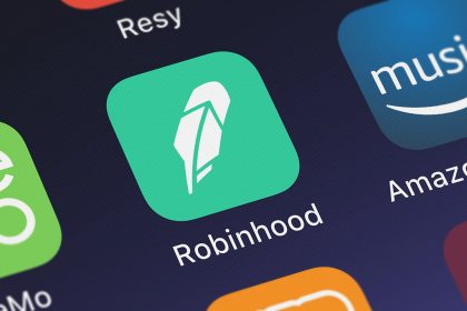 Robinhood Raises $323M from DST, Sequoia, and Ribbit Capital Tops $7.6B Valuation