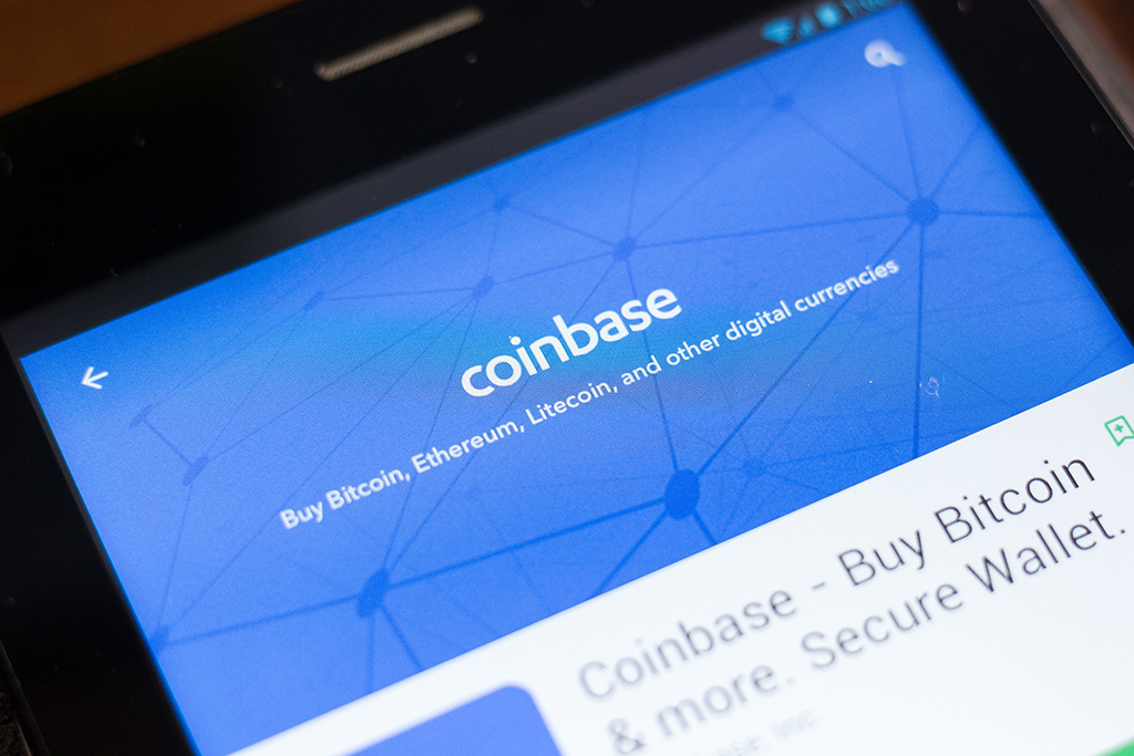 Coinbase To Face Negligence Lawsuit Over Bitcoin Cash Launch - 