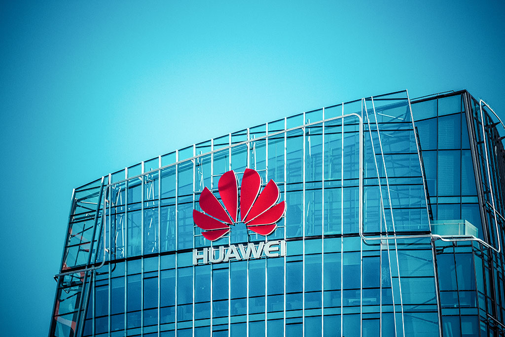 Huawei Testing Smartphone with Their Own Hongmeng OS