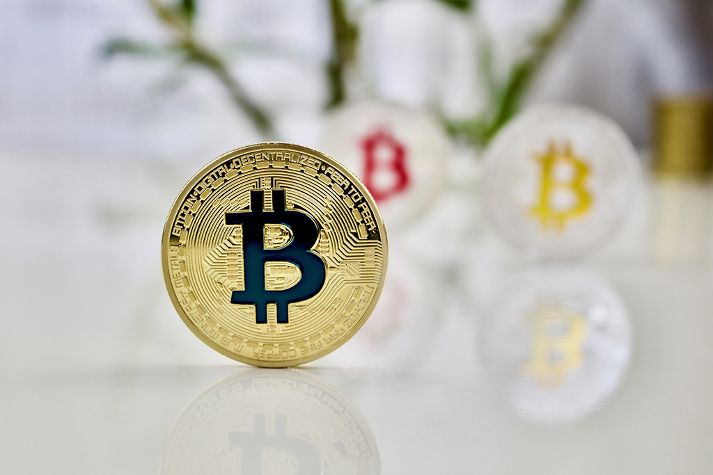 Fundstrat’s Tom Lee: Bitcoin Is a Safe Haven for Investors