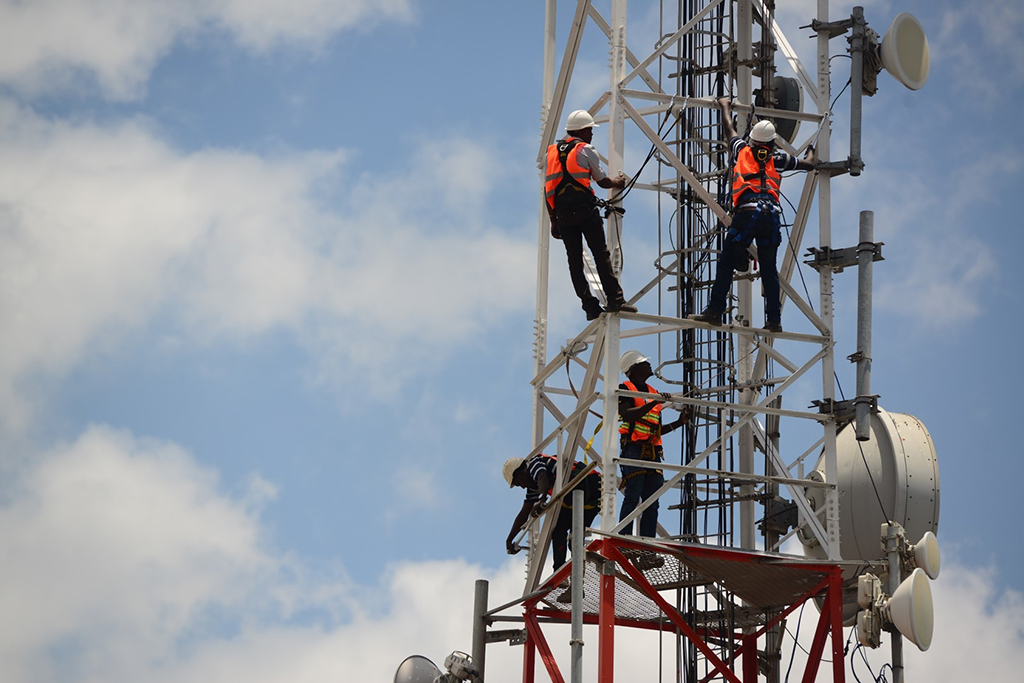 Premier African Tower Operator Helios Raises $364 Million in Low-key IPO