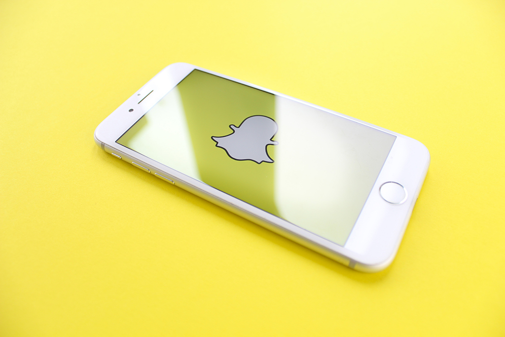 Snapchat (SNAP) Stock Sinks as Facebook Releases New Copycat App