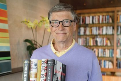 Bill Gates Overtakes Jeff Bezos to Become the World’s Richest Person as Amazon Stock Slides