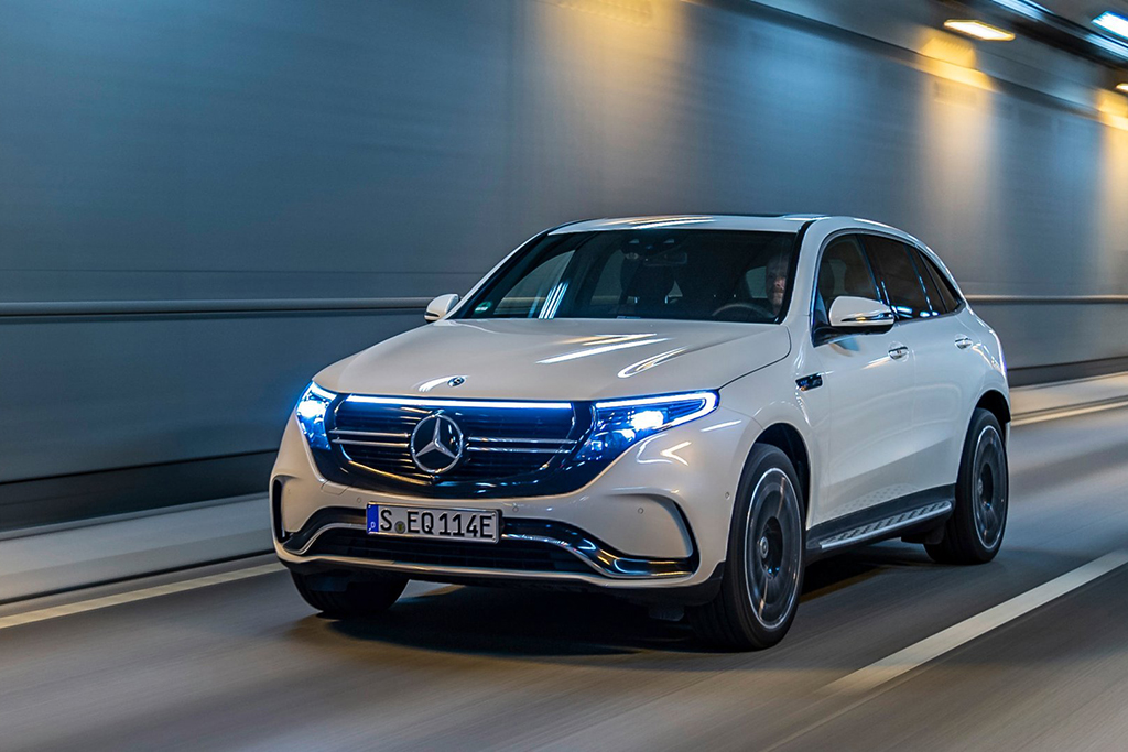 Mercedes Postpones U.S. Sales of Its First All-Electric SUV after Bad Results of Competitors