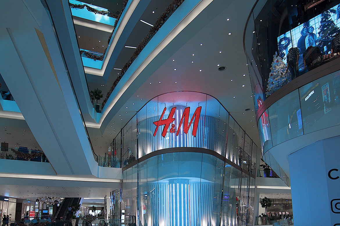 H&M Appoints New CEO and Marks Its First Annual Profit Rise Since 2015
