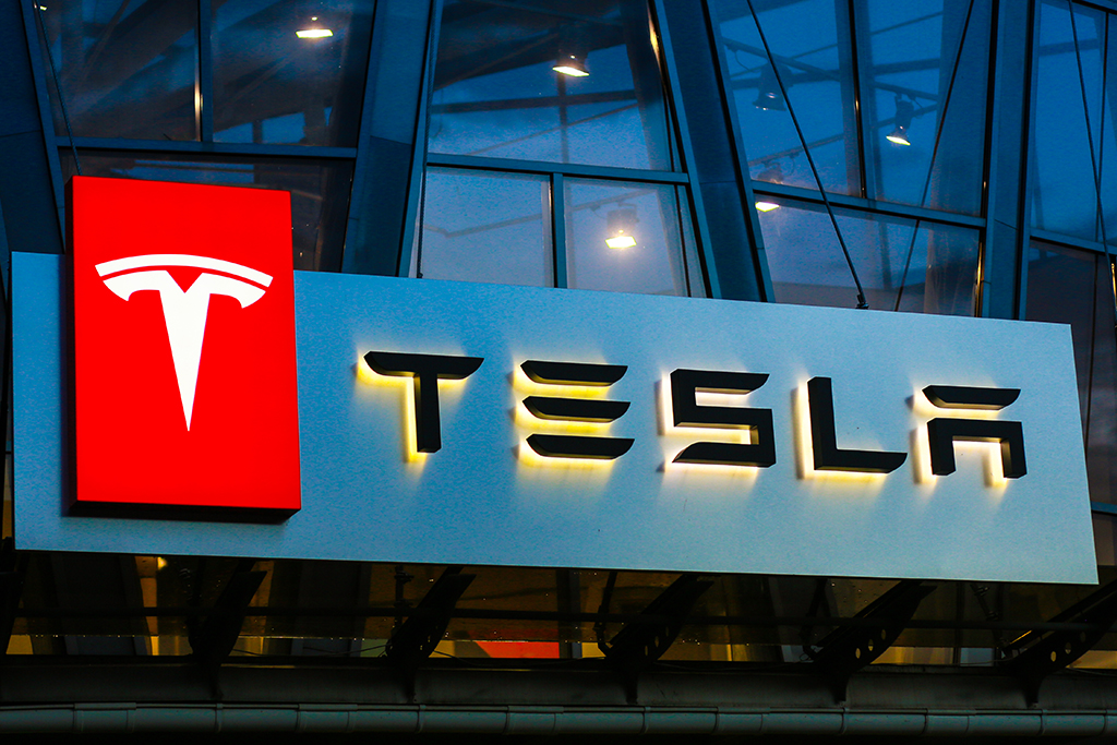 Tesla Stock Price Moves North as Oppenheimer Raises Its Target to $612