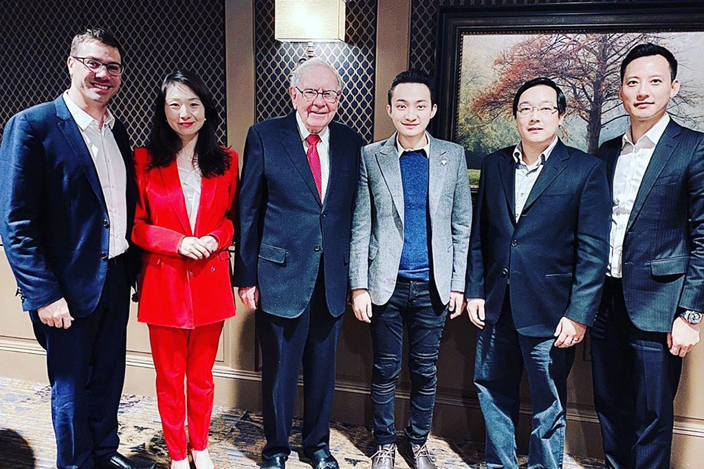 Justin Sun Finally Has Dinner with Warren Buffett without Announce