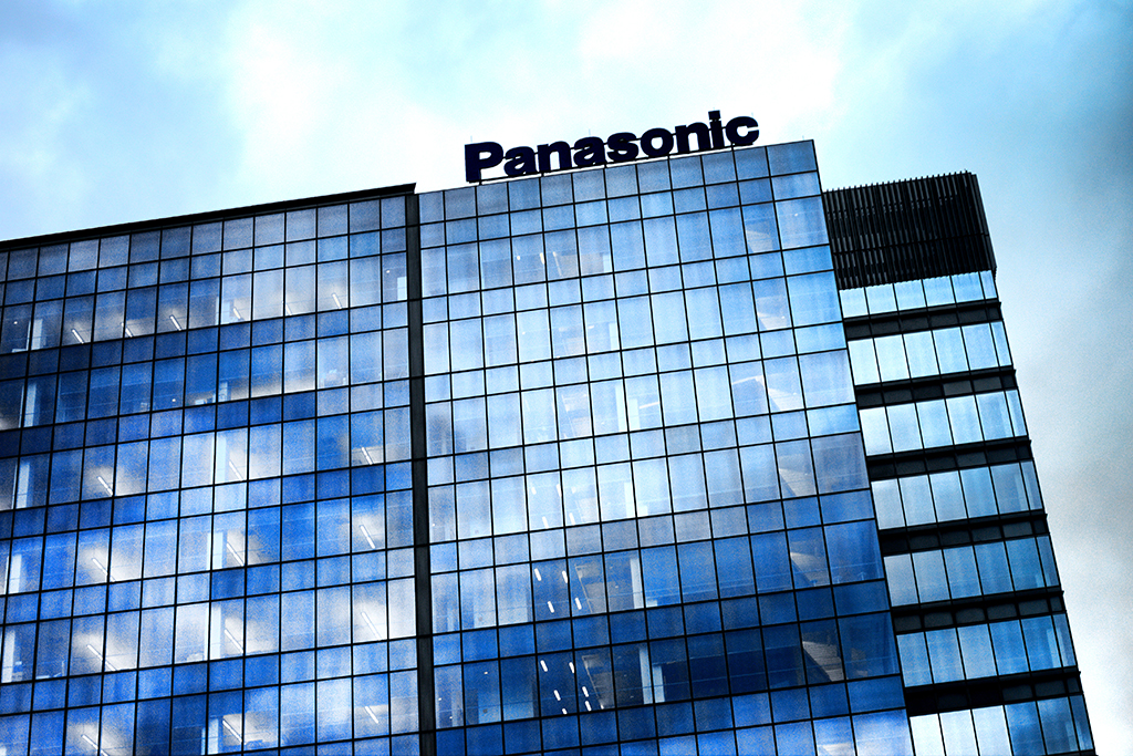Panasonic Stock Down 2,4% Despite Higher Profit on Cost Cuts, Improved Issues with Tesla