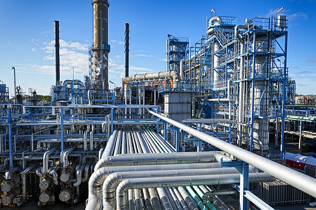 Oil Price Drops Below $30 as Coronavirus Forces Reduced Demand