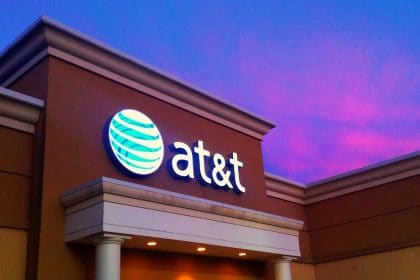 AT&T Stock Up Nearly 1%, AT&T CEO Randall Stephenson to Step Down