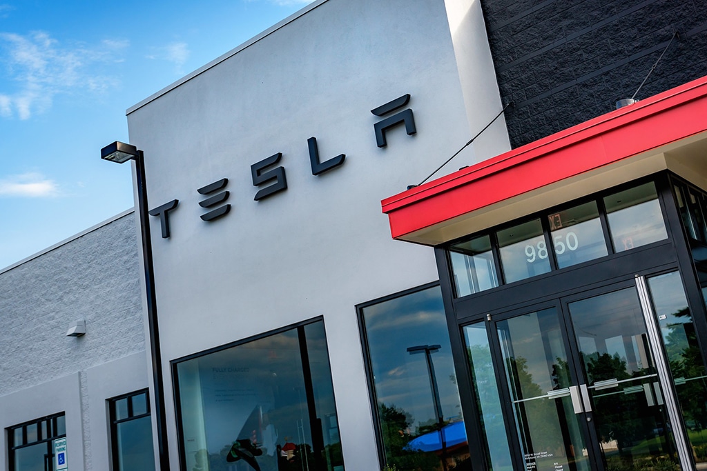 TSLA Stock Jumps 6.61%, Tesla Preferred Choice for Investors over Toyota, General Motors