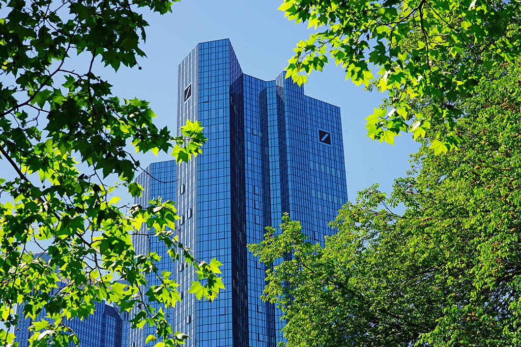 Alphabet (GOOGL) Stock Up 1.97%, Deutsche Bank Hiked Price Target to $1,700