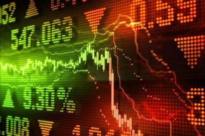 Dow Jones, S&P 500, Nasdaq 100 Falling amidst U.S.-China Dispute