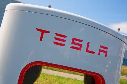 Tesla (TSLA) Stock Rises 8% to $761 on Monday after 10% Sell-Off on Friday
