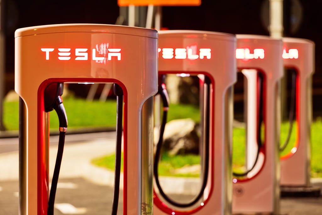 TSLA Stock Below $800, Bullish in Long Term, Tesla to Roll Out Million-Mile Battery