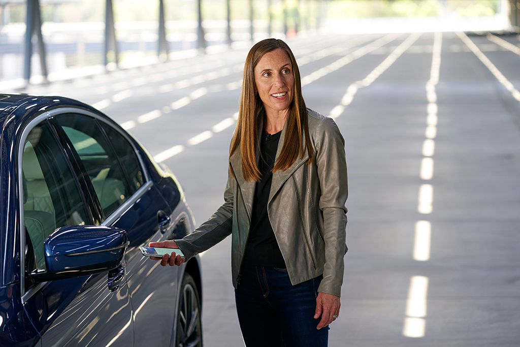 Apple’s New iOS 14 Lets You Unlock Car Using Your iPhone as Digital Car Key