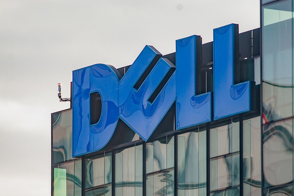 DELL Stock Up 18%, VMW Up 8% After Hours, Dell Considers Options for Its $50B Stake in VMware