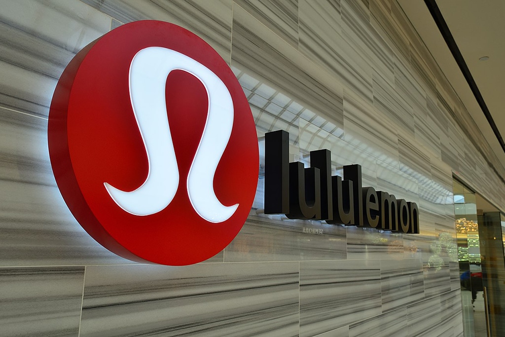 lululemon athletica to Buy Home Fitness Innovator MIRROR