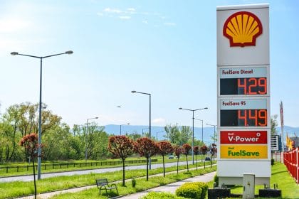 Shell (RDS.A) Stock Down 4%, Shell Warns of $22B Hit on Assets from Oil and Gas Slump