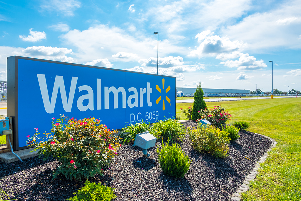 Walmart Stock Rises Over 1% as UBS Upgrades WMT to Buy