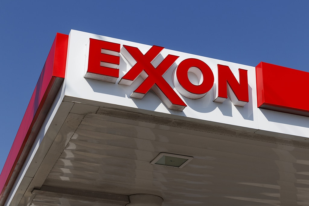 XOM Stock Down 0.86%, Exxon Mobil Reports Advancement in CO2 Capture Technologies