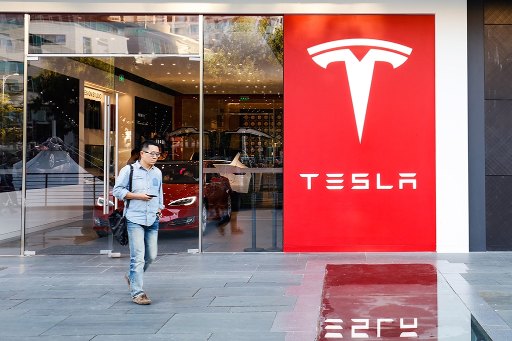 TSLA Stock Rises 5.5% in Pre-market, Tesla Is Taking Reservations for Its Cybertruck in China